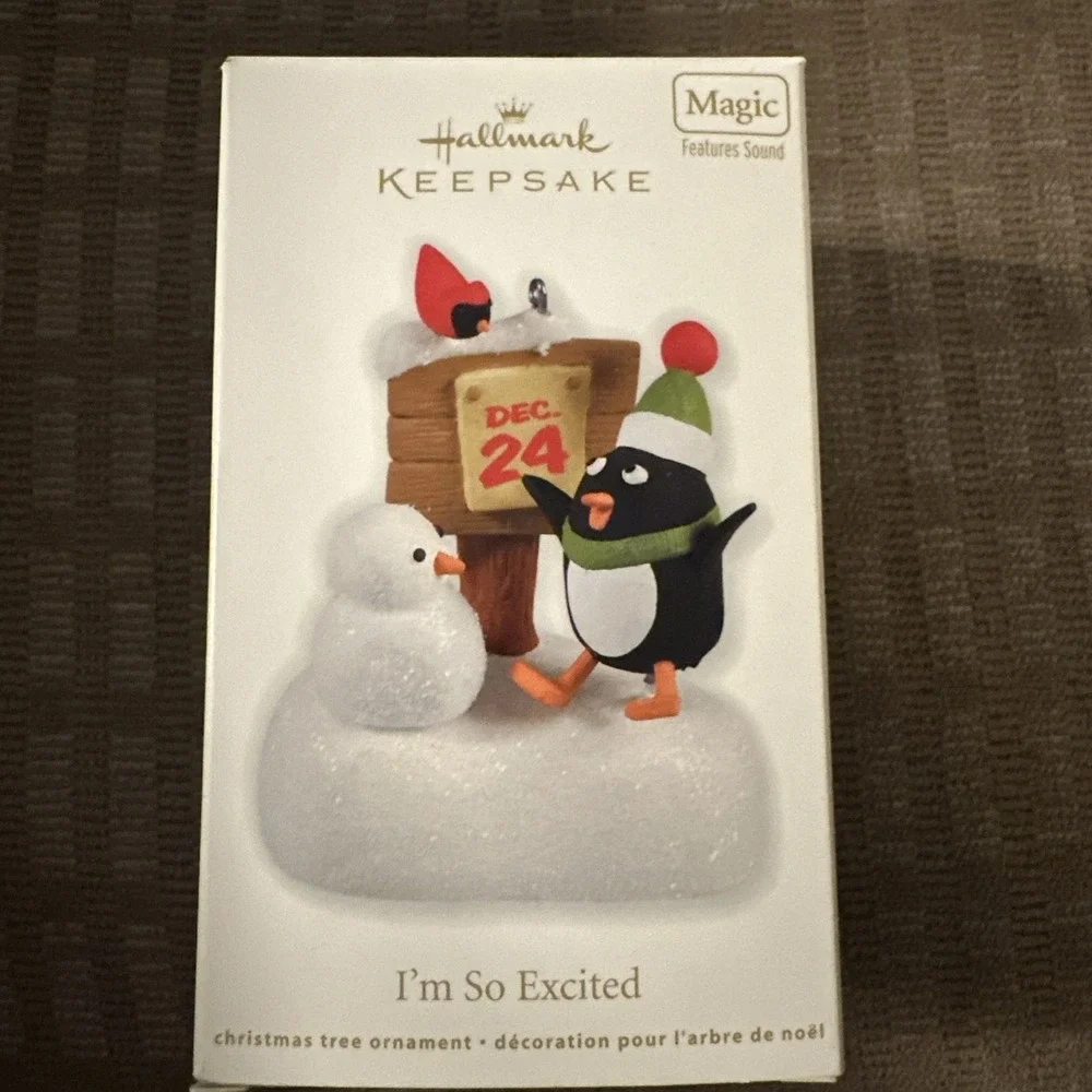 Hallmark Keepsake Penguin Christmas Ornament 2011 Musical Multicolor ES1716